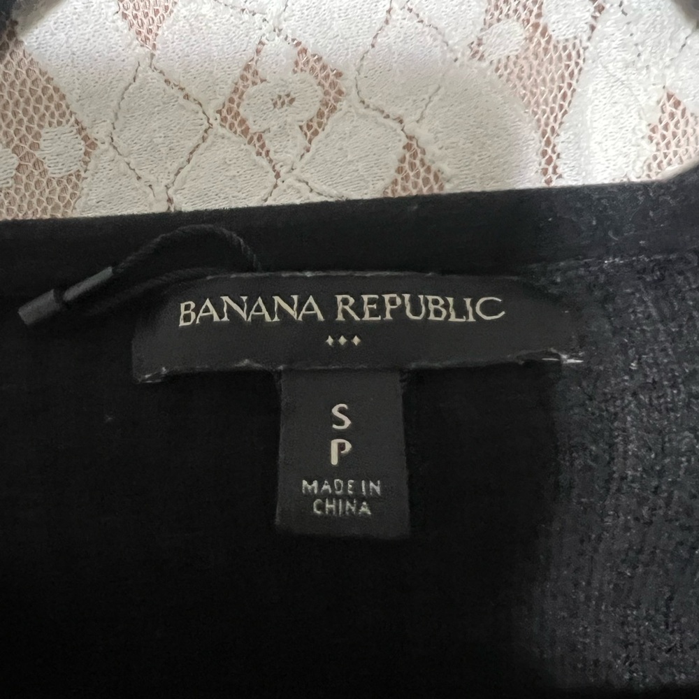 Banana Republic Black Ribbed Tank Top - Picture 2 of 3